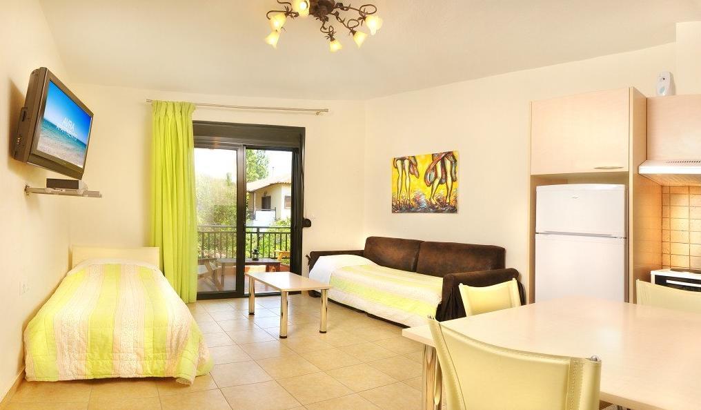 Avra Apartments Neos Marmaras Habitación foto